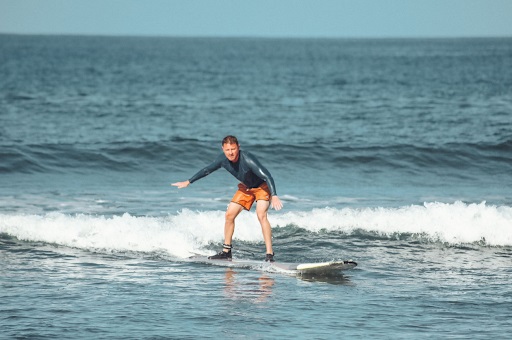 surfing lessons near Kaanapali